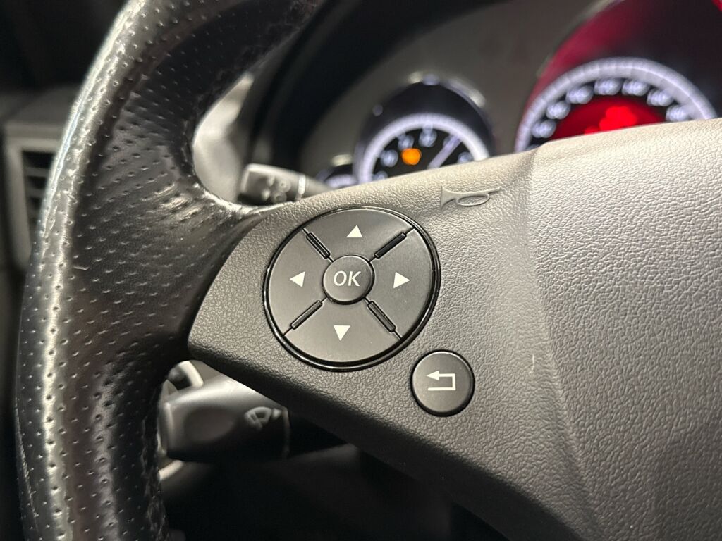 Mercedes-Benz E 2011 Valkoinen