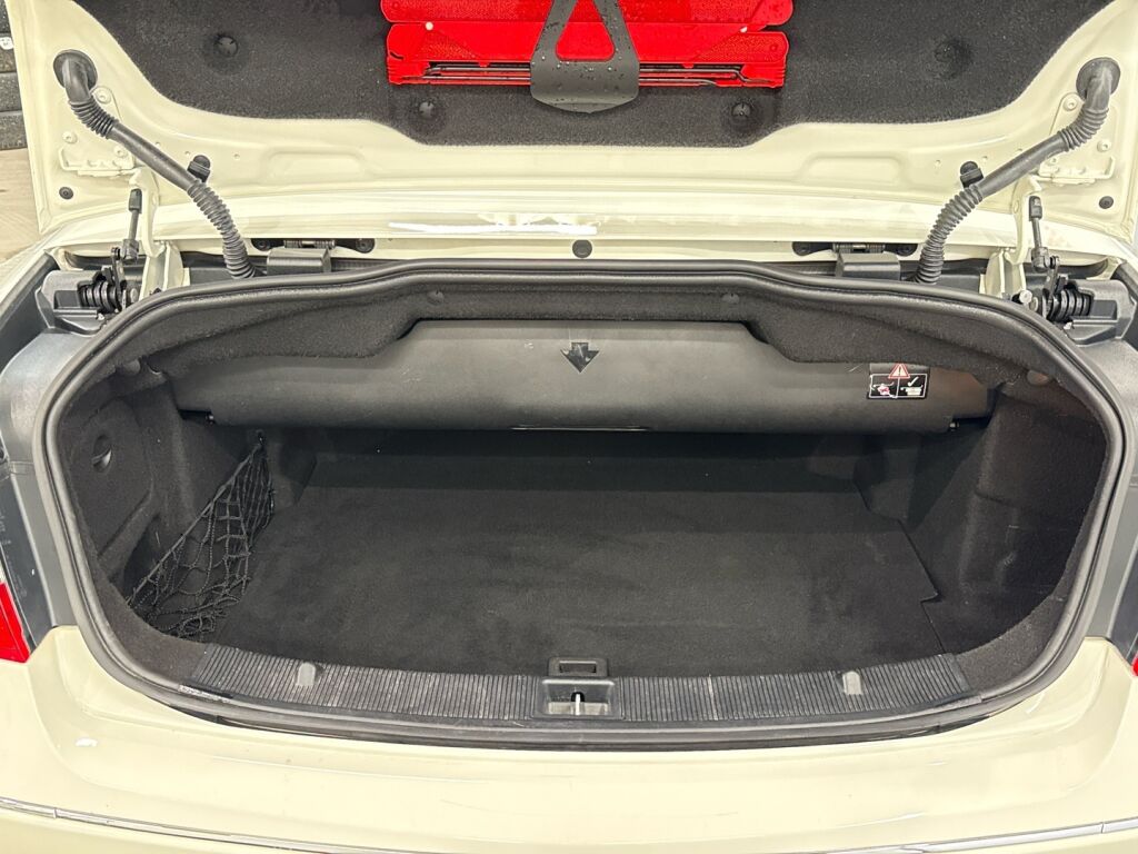 Mercedes-Benz E 2011 Valkoinen