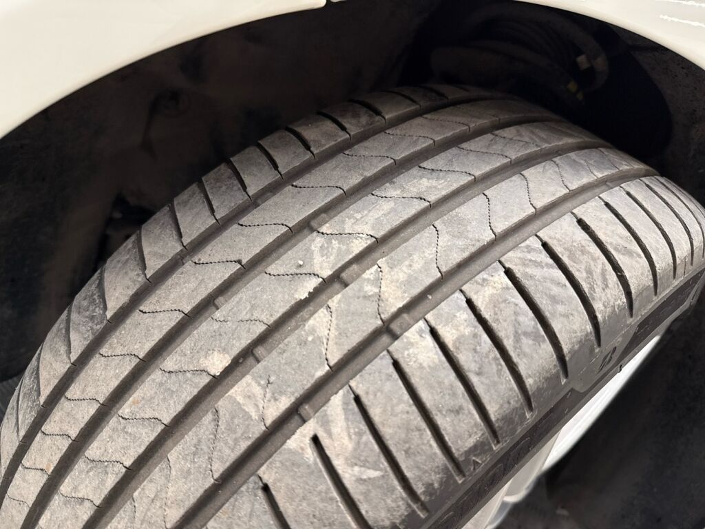 Mercedes-Benz E 2011 Valkoinen