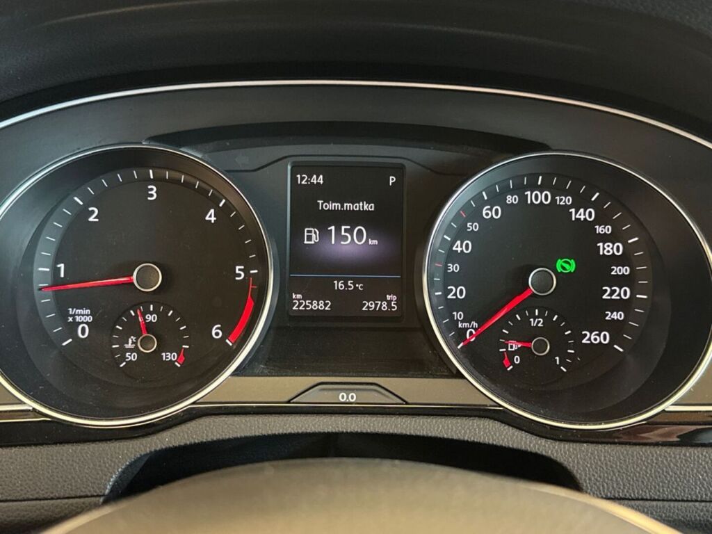 Volkswagen Passat 2017 Punainen
