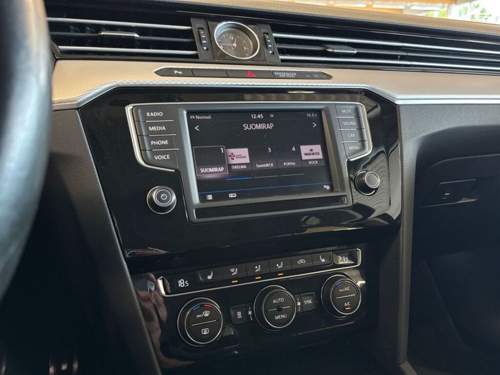 Volkswagen Passat 2017 Punainen