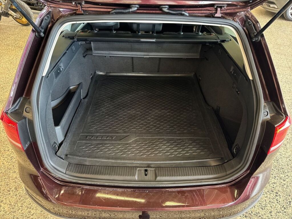 Volkswagen Passat 2017 Punainen