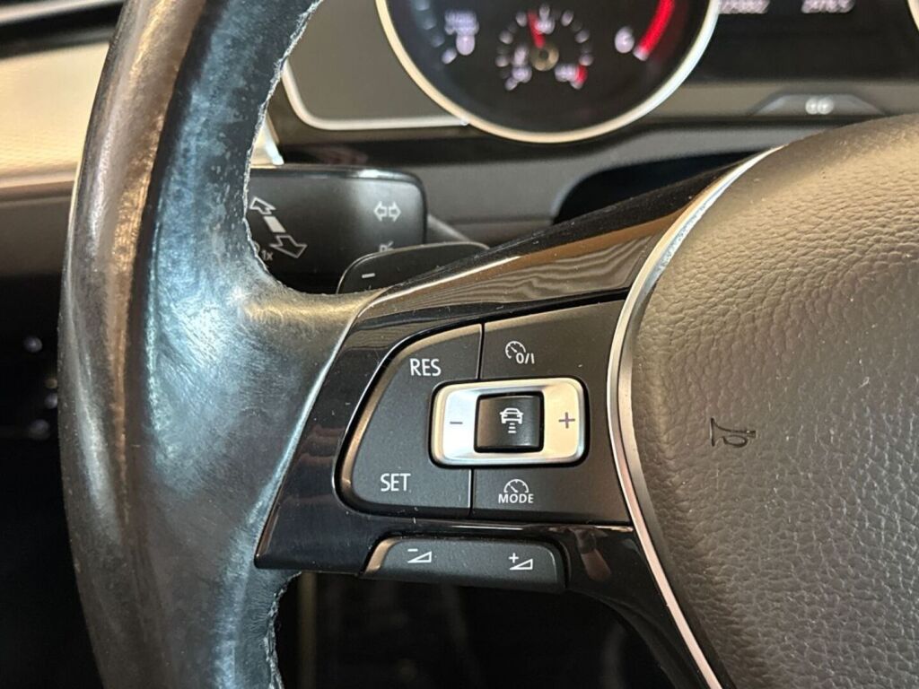 Volkswagen Passat 2017 Punainen