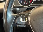 Volkswagen Passat 2017 Punainen