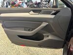 Volkswagen Passat 2017 Punainen
