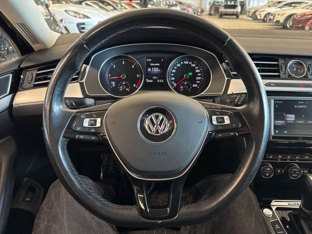 Volkswagen Passat 2017 Punainen