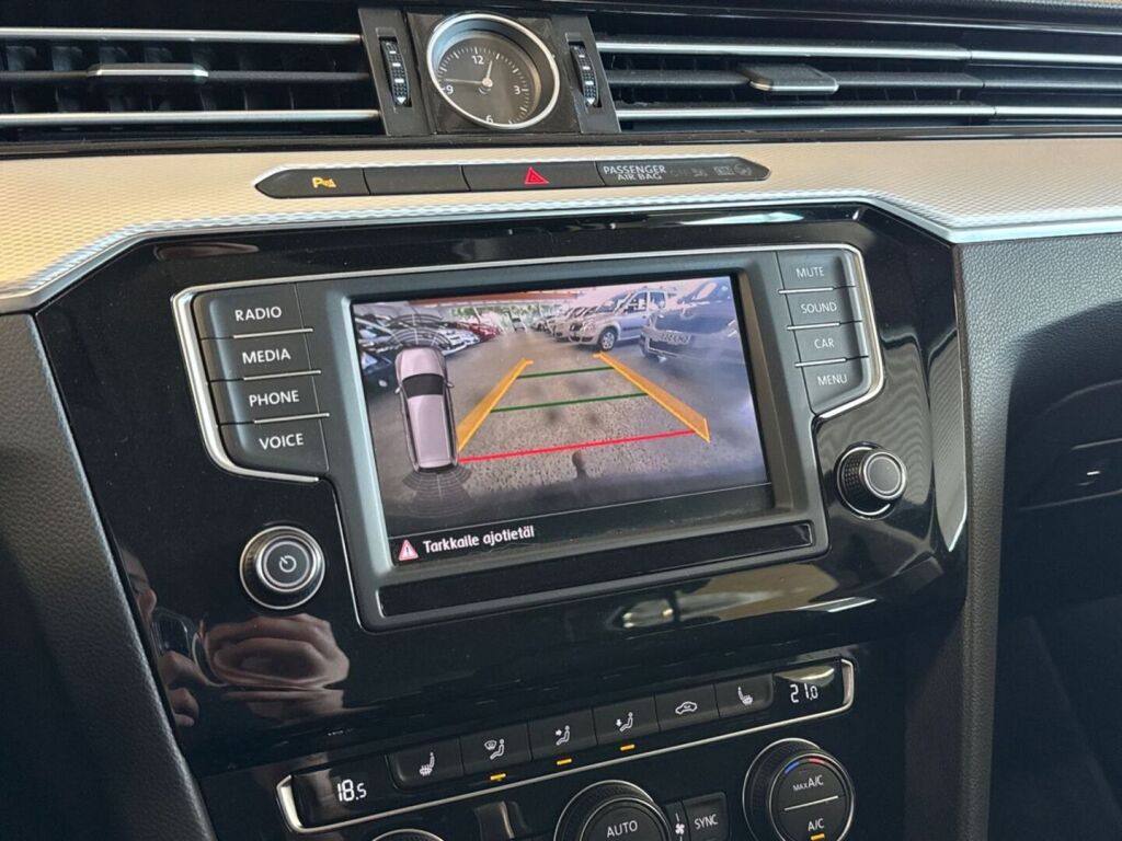 Volkswagen Passat 2017 Punainen