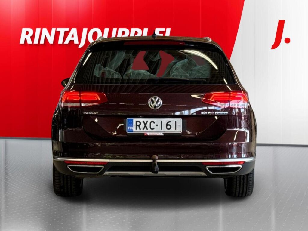Volkswagen Passat 2017 Punainen