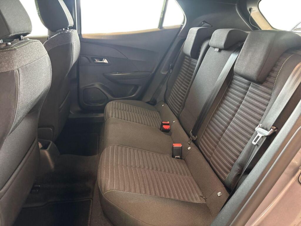 Peugeot 2008 2024 Metallinhohto Harmaa