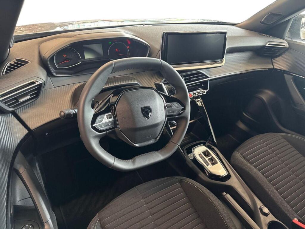Peugeot 2008 2024 Metallinhohto Harmaa