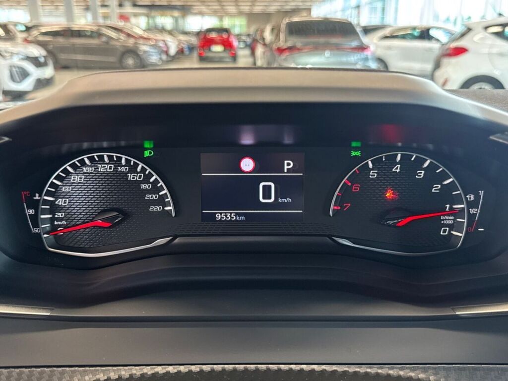 Peugeot 2008 2024 Musta