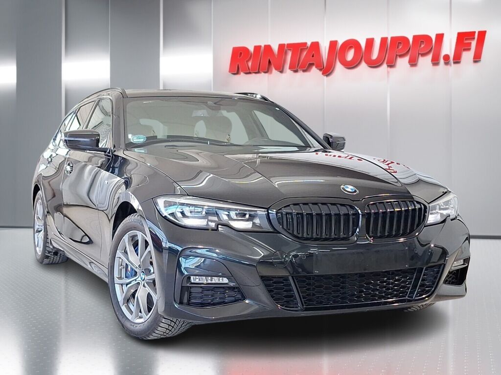 BMW 330 2021 Musta