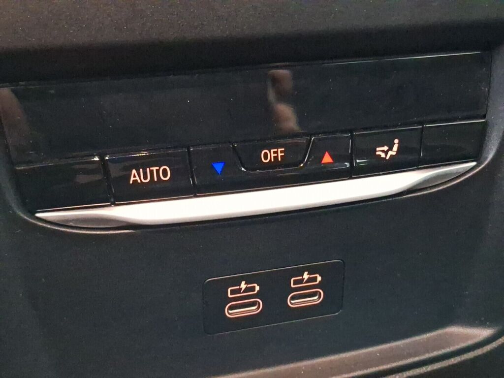 BMW 330 2021 Musta