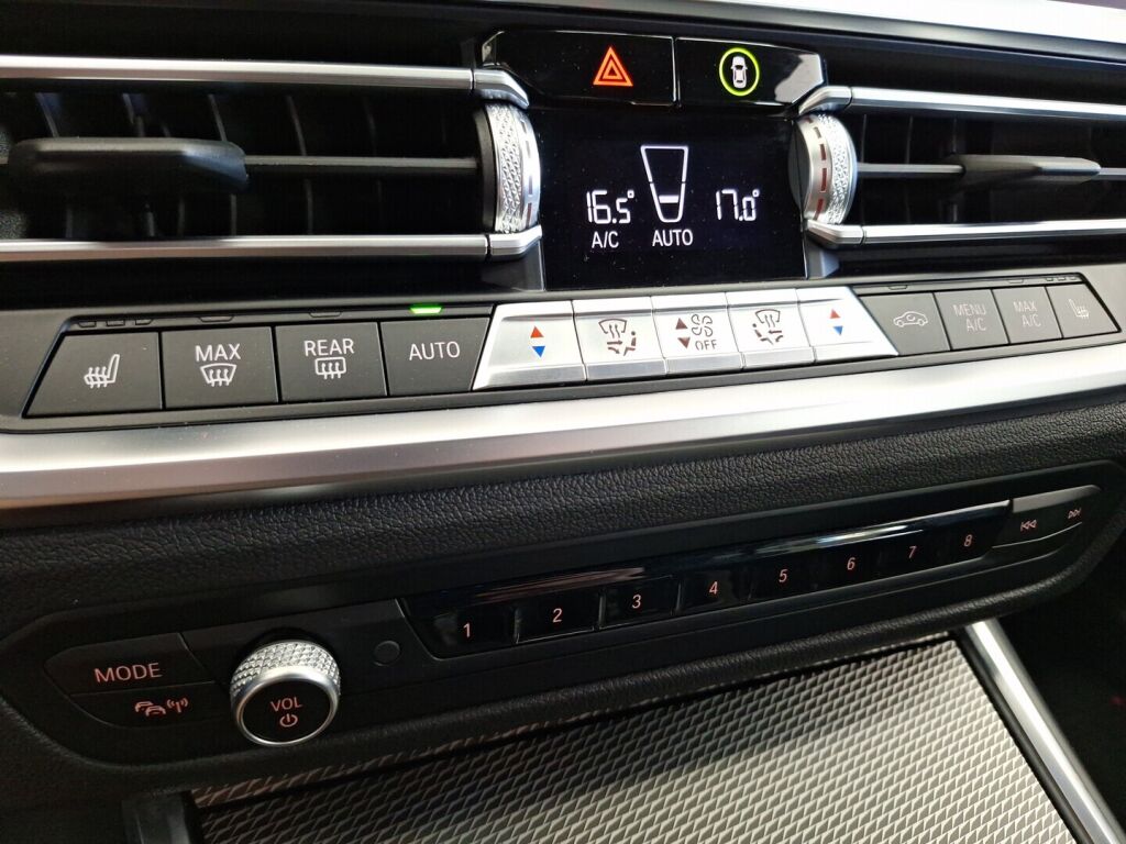 BMW 330 2021 Musta