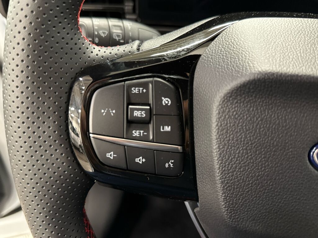 Ford Puma 2025 Valkoinen