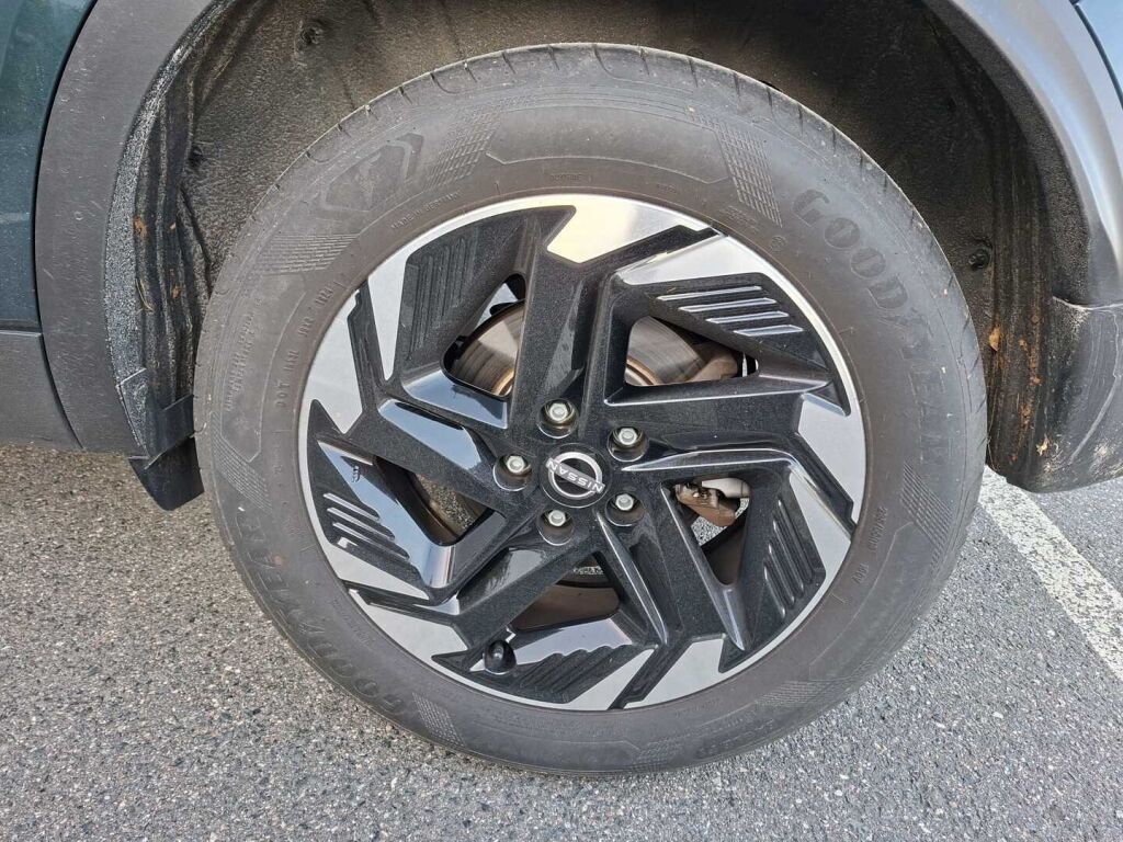 Nissan Qashqai 2024 Vihreä