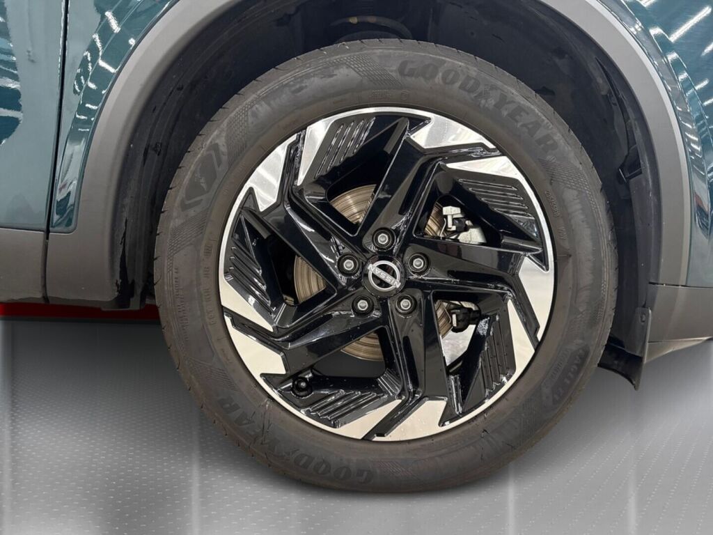 Nissan Qashqai 2024 Vihreä