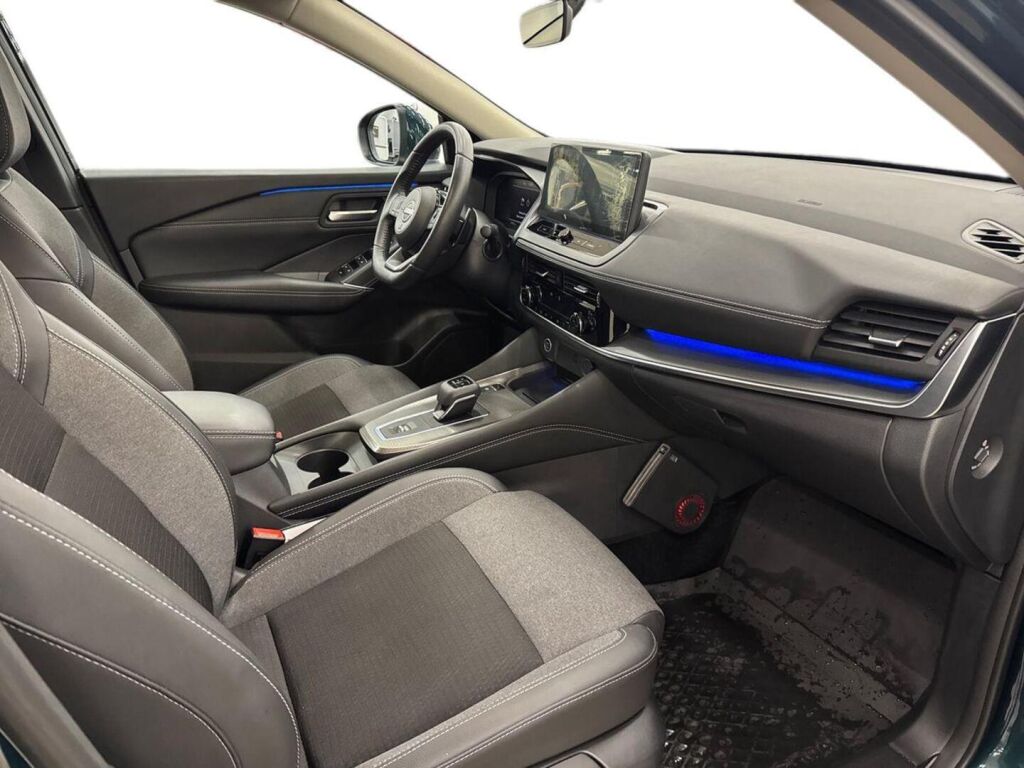 Nissan Qashqai 2024 Vihreä
