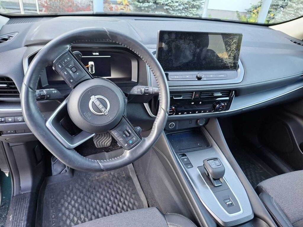 Nissan Qashqai 2024 Vihreä