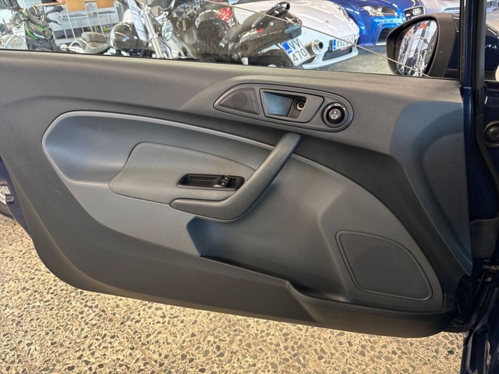 Ford Fiesta 2010 Sininen