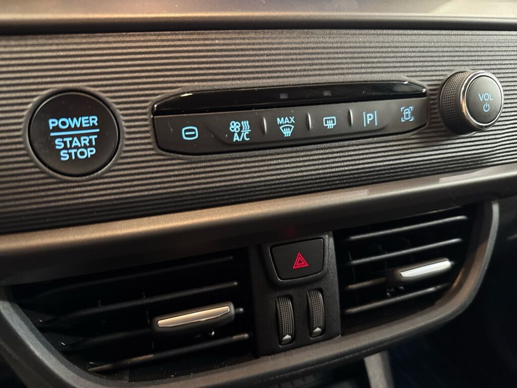Ford Transit Courier 2024 Musta