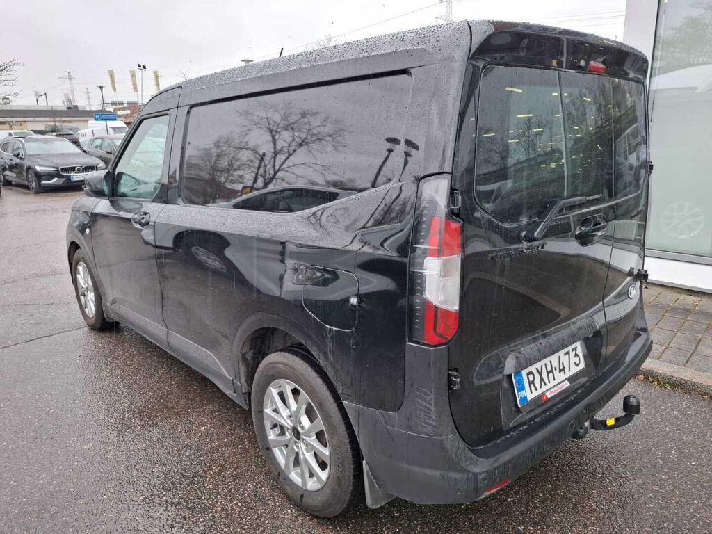 Ford Transit Courier 2024 Musta