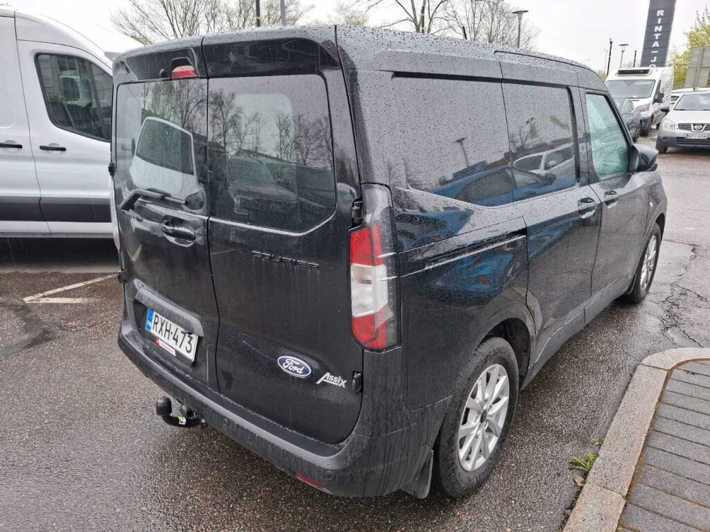 Ford Transit Courier 2024 Musta