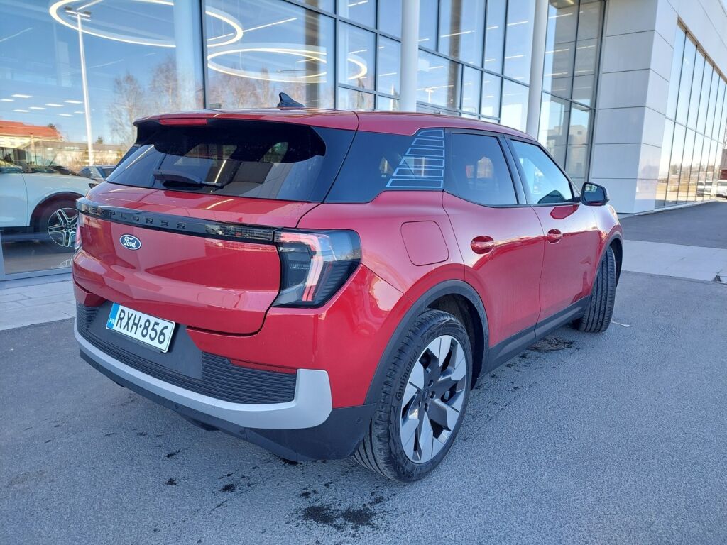 Ford Explorer 2024 Punainen