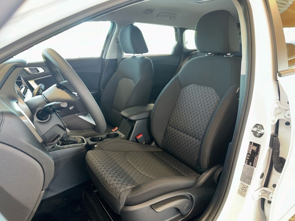 Kia Ceed 2025 Valkoinen