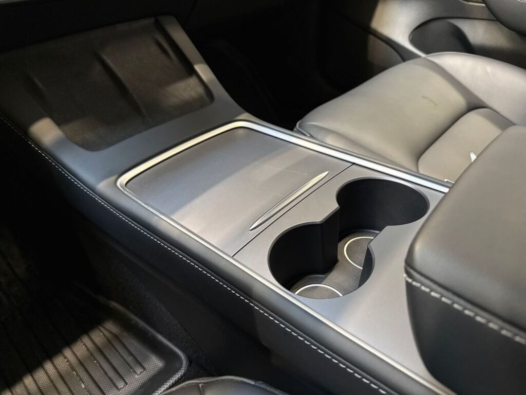Tesla Model 3 2022 Valkoinen