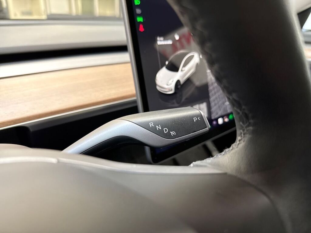 Tesla Model 3 2022 Valkoinen