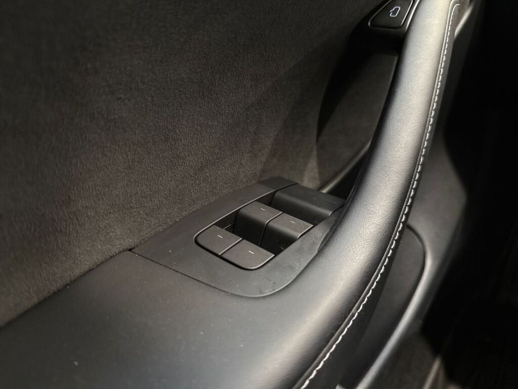 Tesla Model 3 2022 Valkoinen