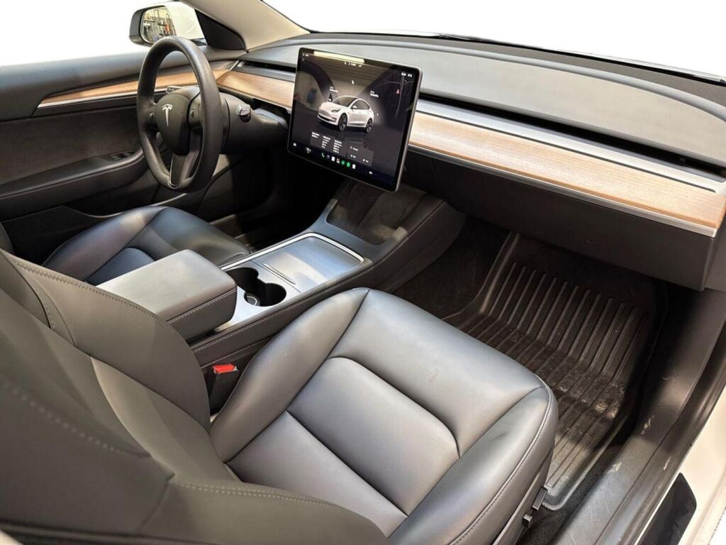 Tesla Model 3 2022 Valkoinen
