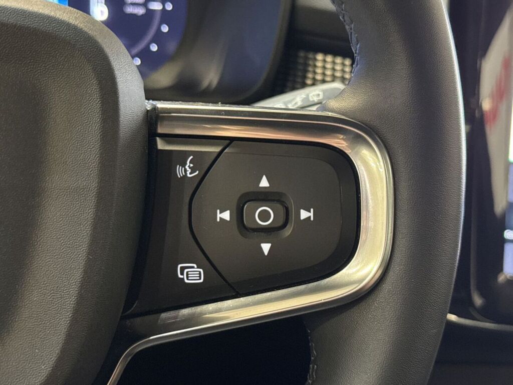 Volvo XC40 2022 Valkoinen