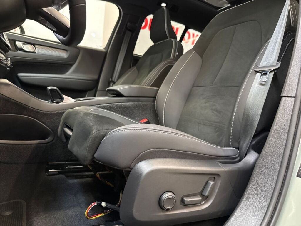 Volvo XC40 2022 Valkoinen