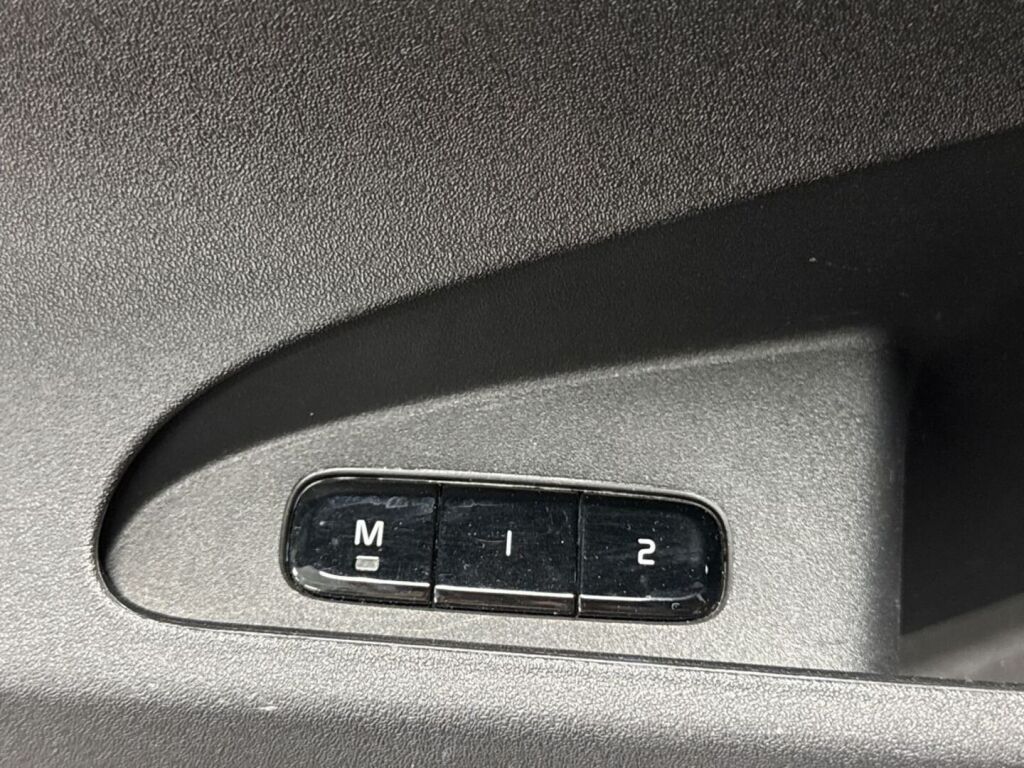 Polestar 2 2021 Musta