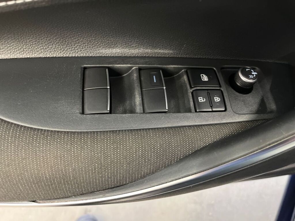 Toyota Corolla 2023 Sininen