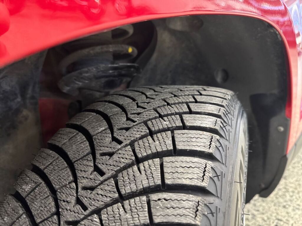 Skoda Karoq 2021 Punainen