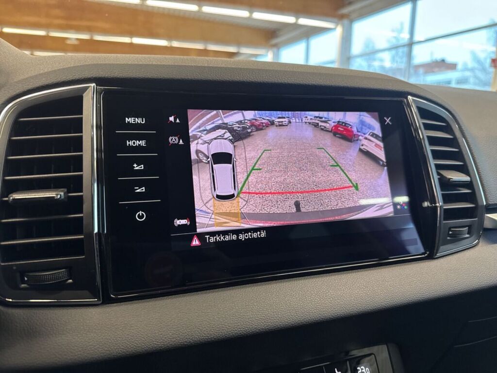 Skoda Karoq 2021 Punainen