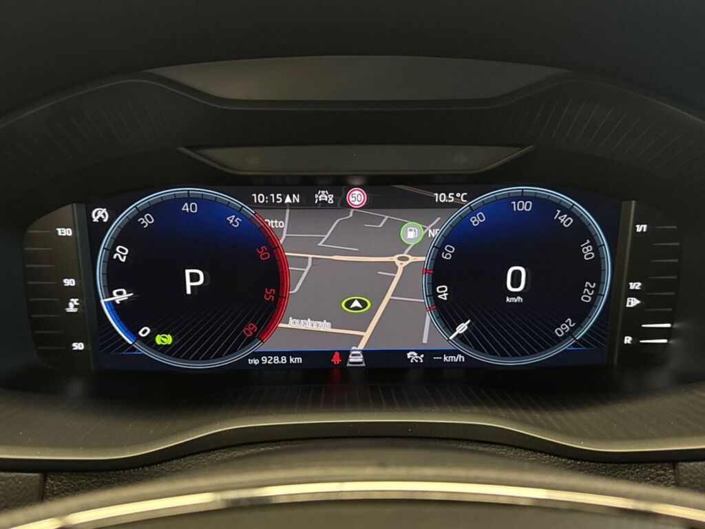 Skoda Karoq 2021 Punainen