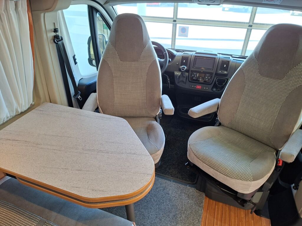 Pössl ROADCRUISER R 640 2020 Harmaa