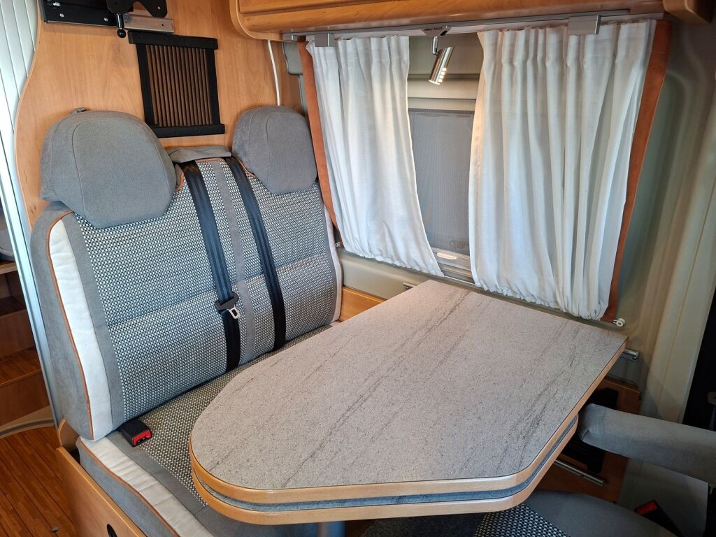 Pössl ROADCRUISER R 640 2020 Harmaa