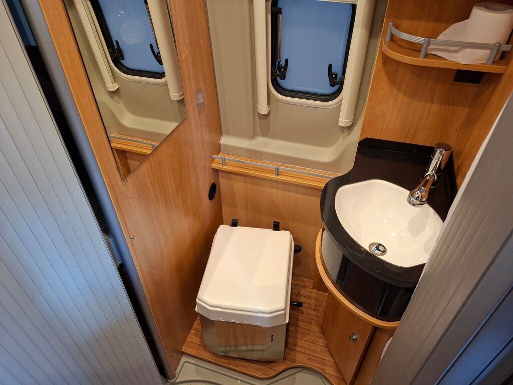 Pössl ROADCRUISER R 640 2020 Harmaa