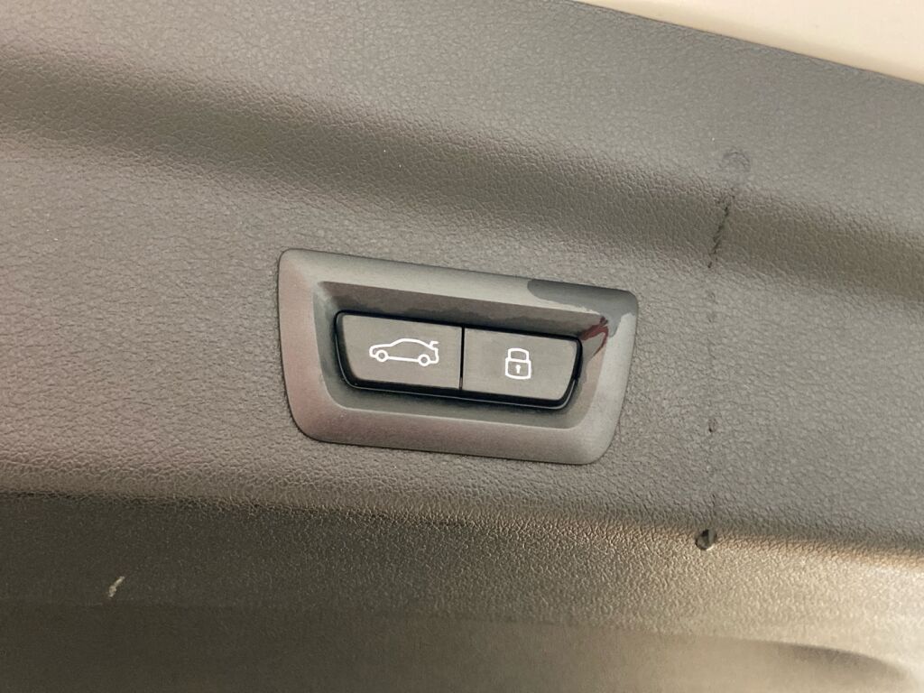 BMW iX1 2024 Valkoinen