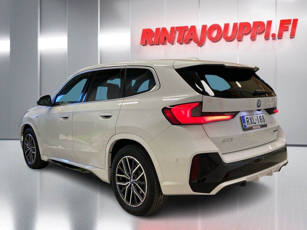 BMW iX1 2024 Valkoinen