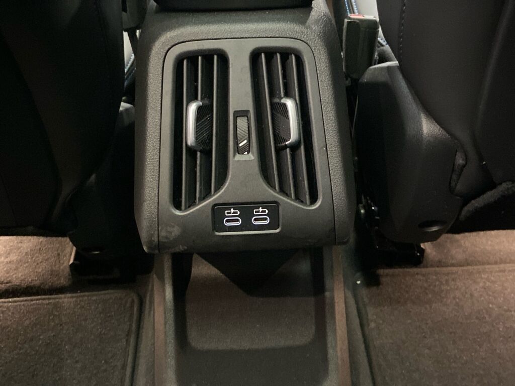 BMW iX1 2024 Valkoinen