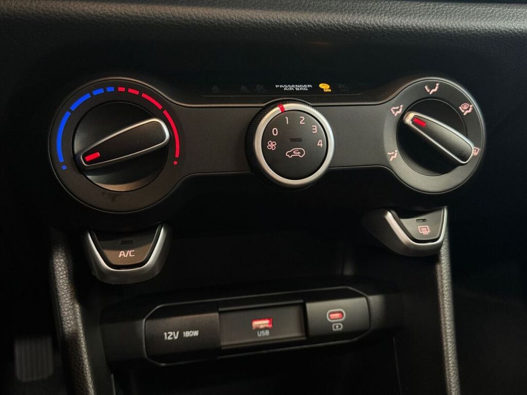 Kia Picanto 2025 Musta