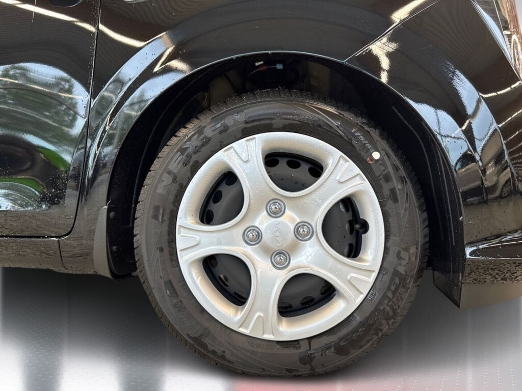 Kia Picanto 2025 Musta