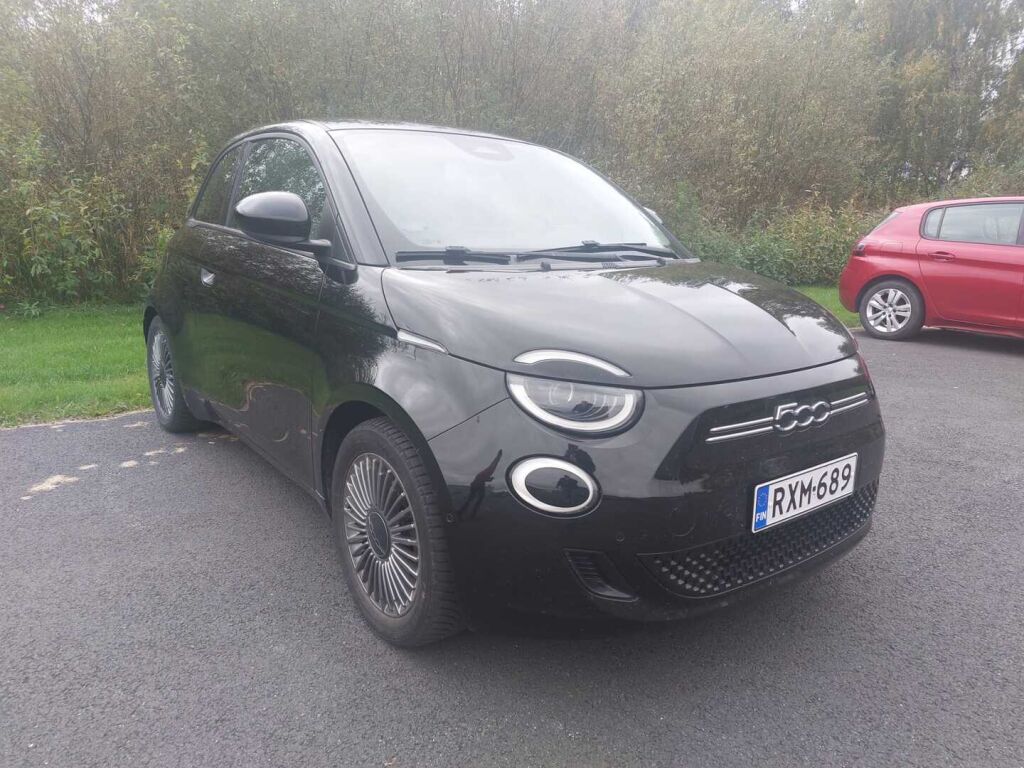 Fiat 500E 2021 Musta