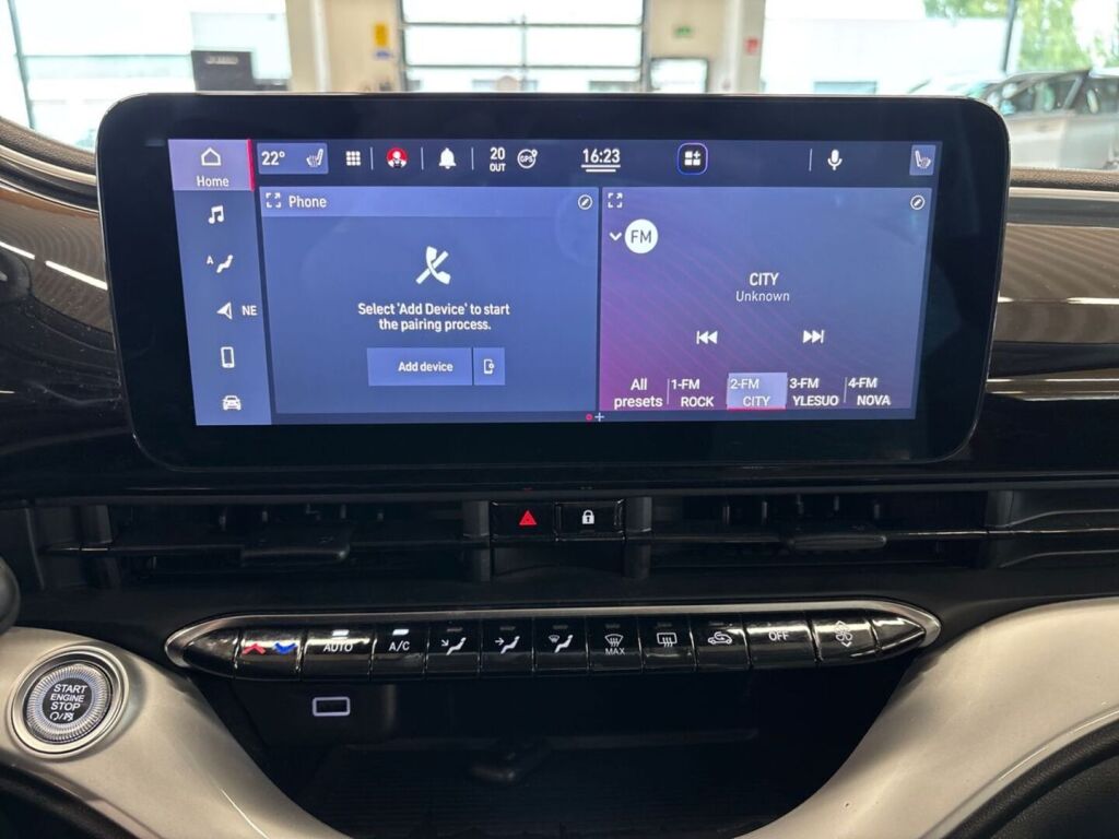 Fiat 500E 2021 Musta